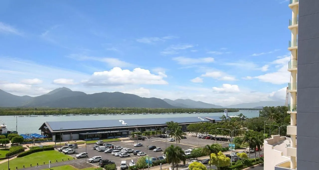 604 Chic City Apartment With Water Views Cairns