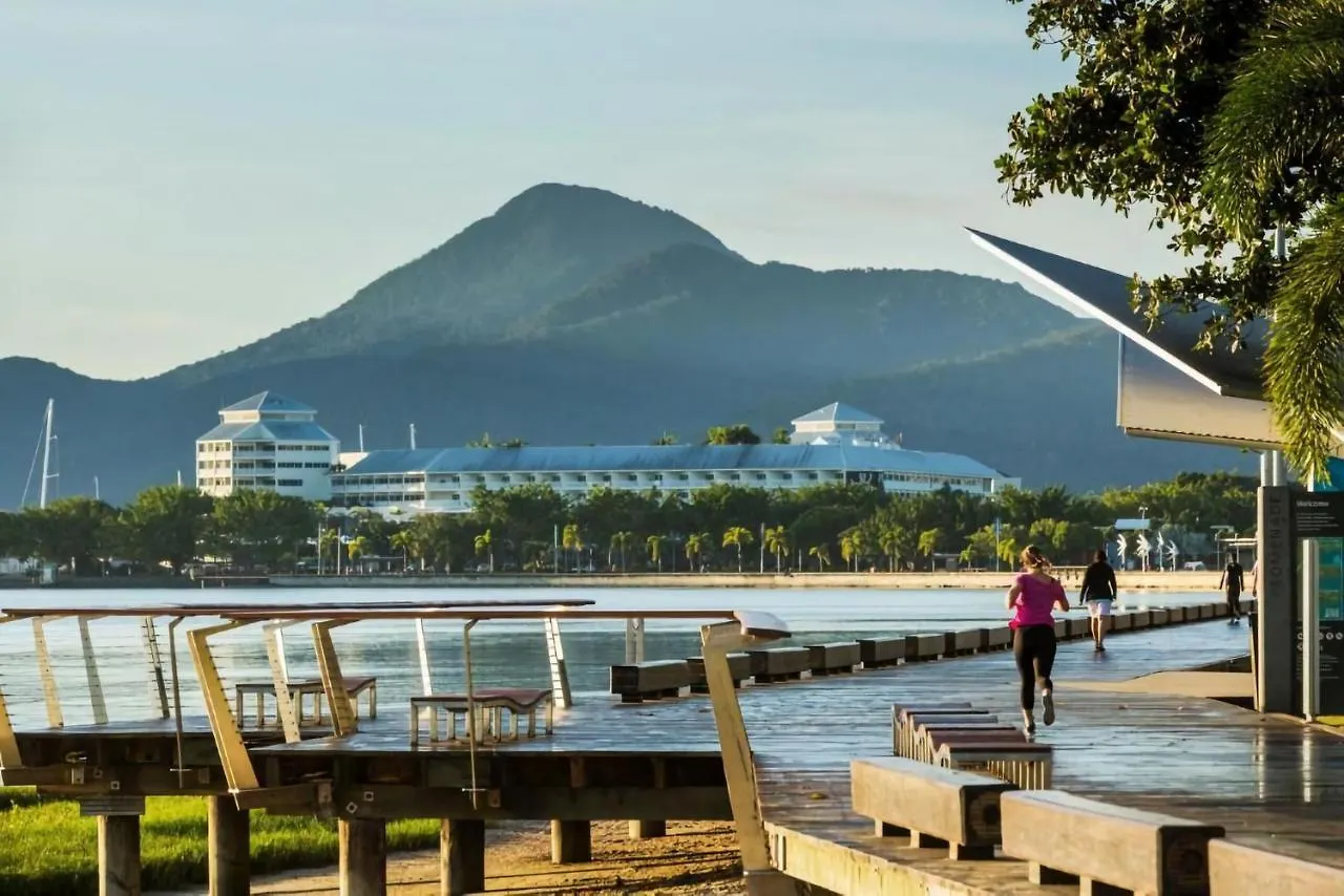 604 Chic City Apartment With Water Views Cairns Australia