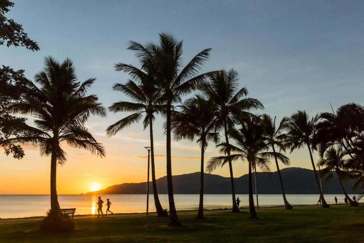 604 Chic City Apartment With Water Views Cairns