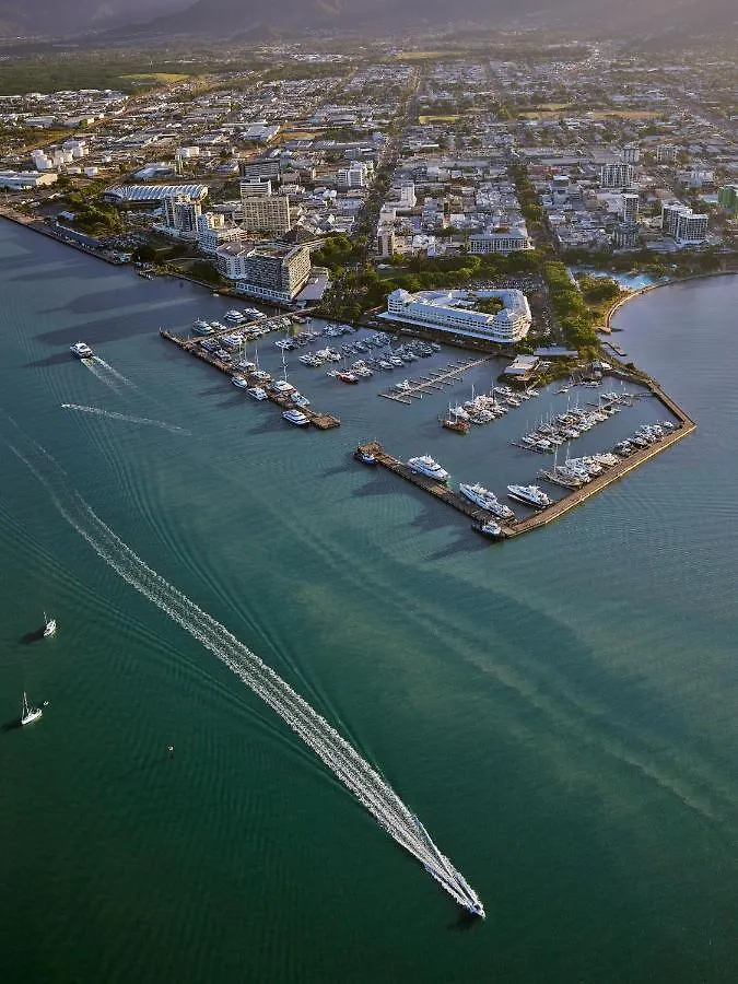 604 Chic City Apartment With Water Views Cairns